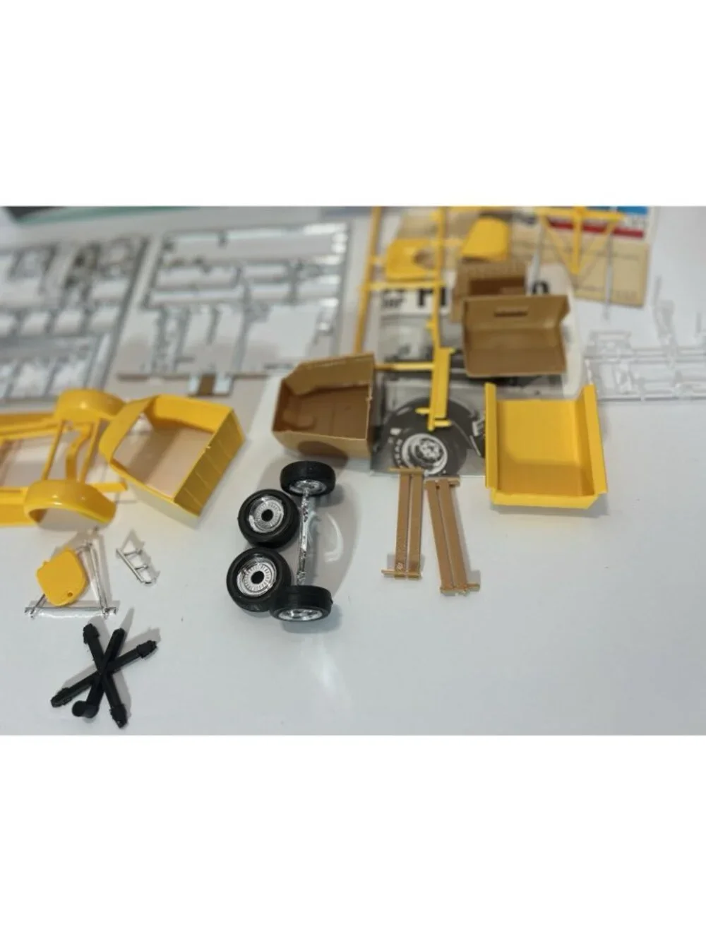 MONOGRAM ‘29 FORD ROADSTER PICKUP  # 7555  Open Box Started